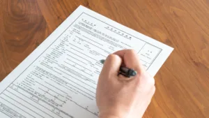 永住許可の申請に必要な書類は？審査の期間や準備方法までわかりやすく解説